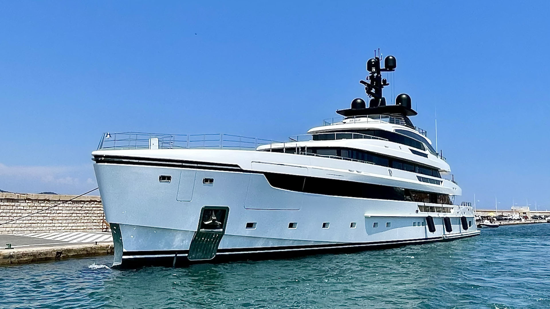 Sanlorenzo superyacht KD in Saint-Tropez